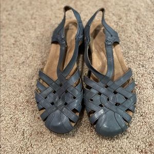 Earth Origins blue sandals size 11W